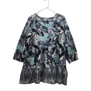 LOGO Lori Goldstein Blue Gray Abstract Patterned Contast Tiered Hem Top Size XL